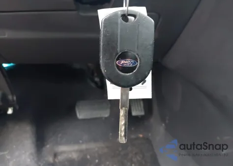 2016 Ford Focus Se z USA, uszkodzony, nr VIN 1FADP3F28GL278912